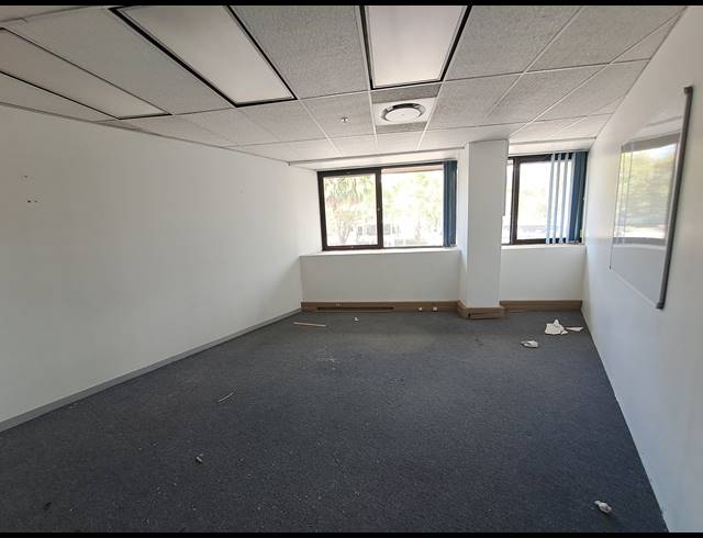 155M² OFFICE TO LET IN DUNKELD WEST